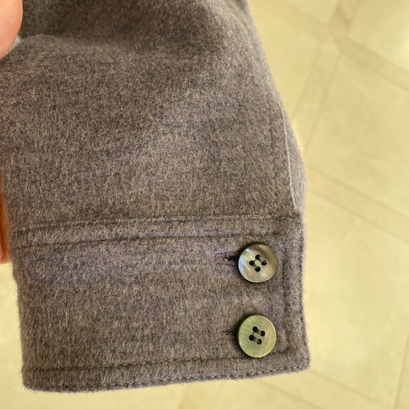 Worth, Lavender Suit  (Jacket & Matching Skirt) Size 10 - Picture 4 of 9